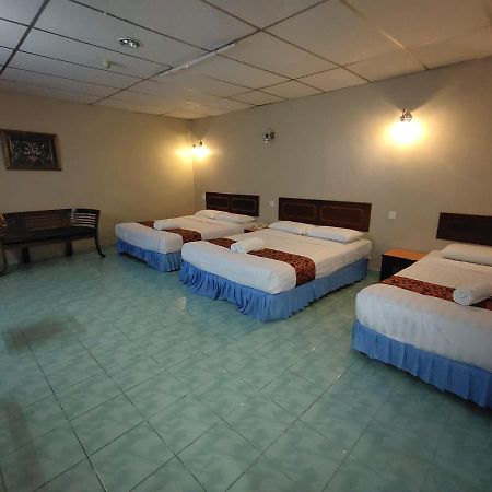 โฮเต็ล เค.ที. มูเทียรา Hotel กัวลาตรังกานู ภายนอก รูปภาพ