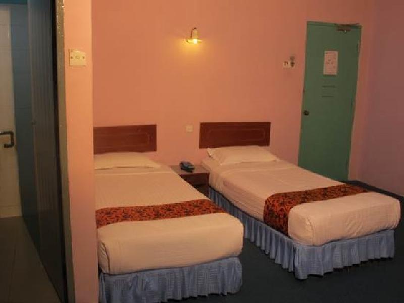 โฮเต็ล เค.ที. มูเทียรา Hotel กัวลาตรังกานู ภายนอก รูปภาพ