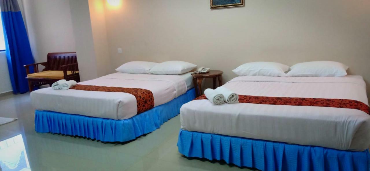 โฮเต็ล เค.ที. มูเทียรา Hotel กัวลาตรังกานู ภายนอก รูปภาพ