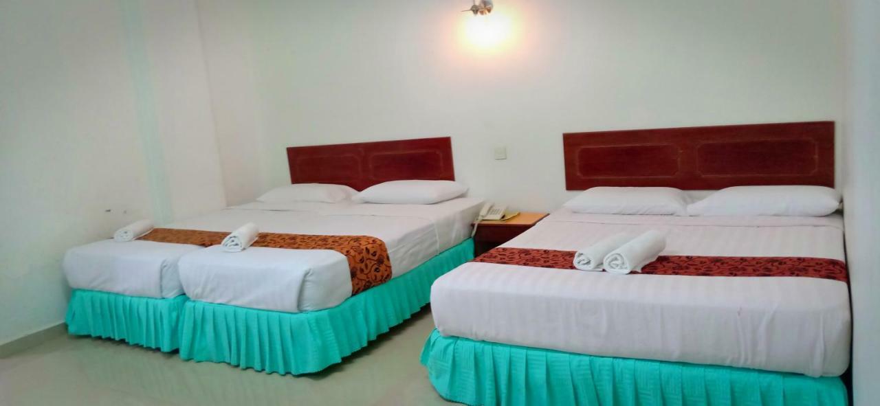 โฮเต็ล เค.ที. มูเทียรา Hotel กัวลาตรังกานู ภายนอก รูปภาพ