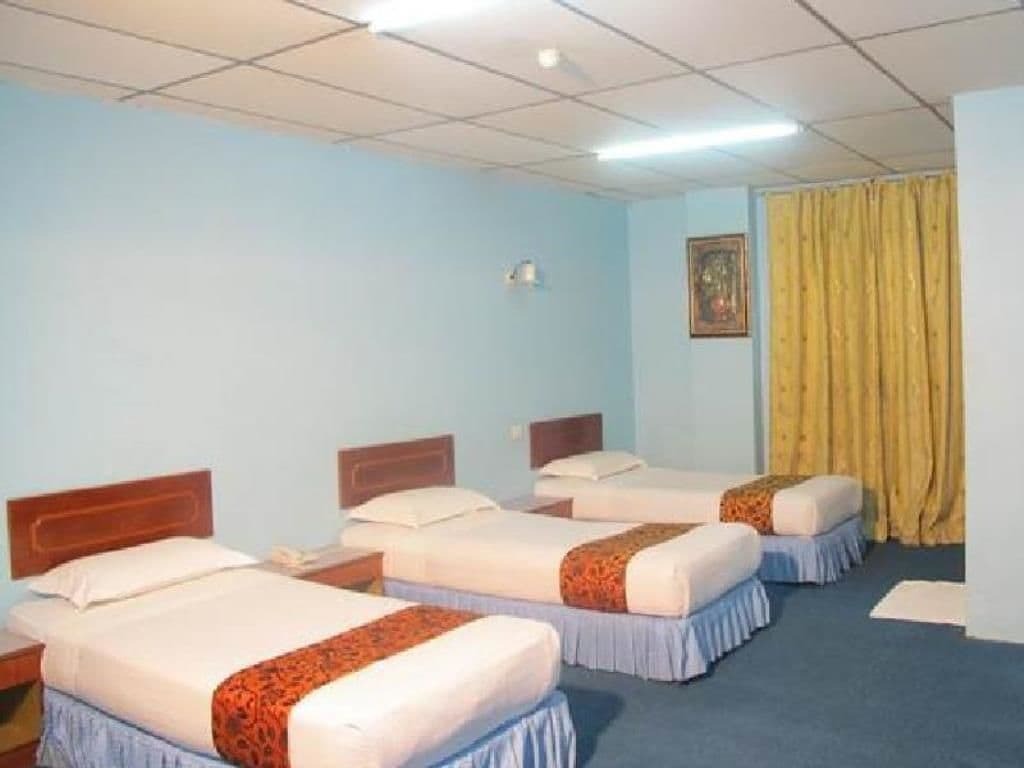 โฮเต็ล เค.ที. มูเทียรา Hotel กัวลาตรังกานู ภายนอก รูปภาพ